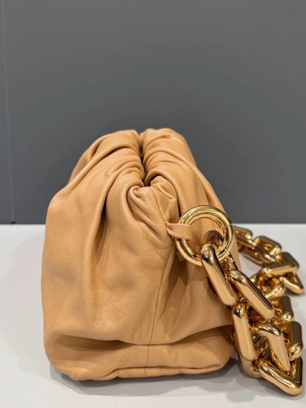 Bottega Veneta Tan Shoulder Bag with Gold Chain Strap - Picture 3 of 9
